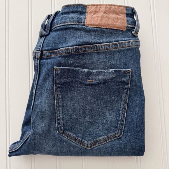 Zara Mid-Rise Step Hem Skinny Jeans - Size 6 - Picture 4 of 6